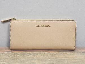 MICHAEL KORS JET SET TRAVEL LARGE THREE QUARTER ZIP WALLET BEIGE